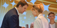 Выпускников, добившихся выдающихся результатов в учёбе, чествовали в Северском дворце культуры - Зори